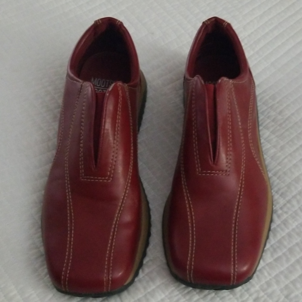 NEW Mootsies Tootsies Slip Ons